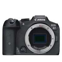 Canon EOS R7 + RF-S 18-150mm f/3.5-6.3 IS STM lens
