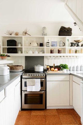 Lewis-powell-cottage-white-kitchen