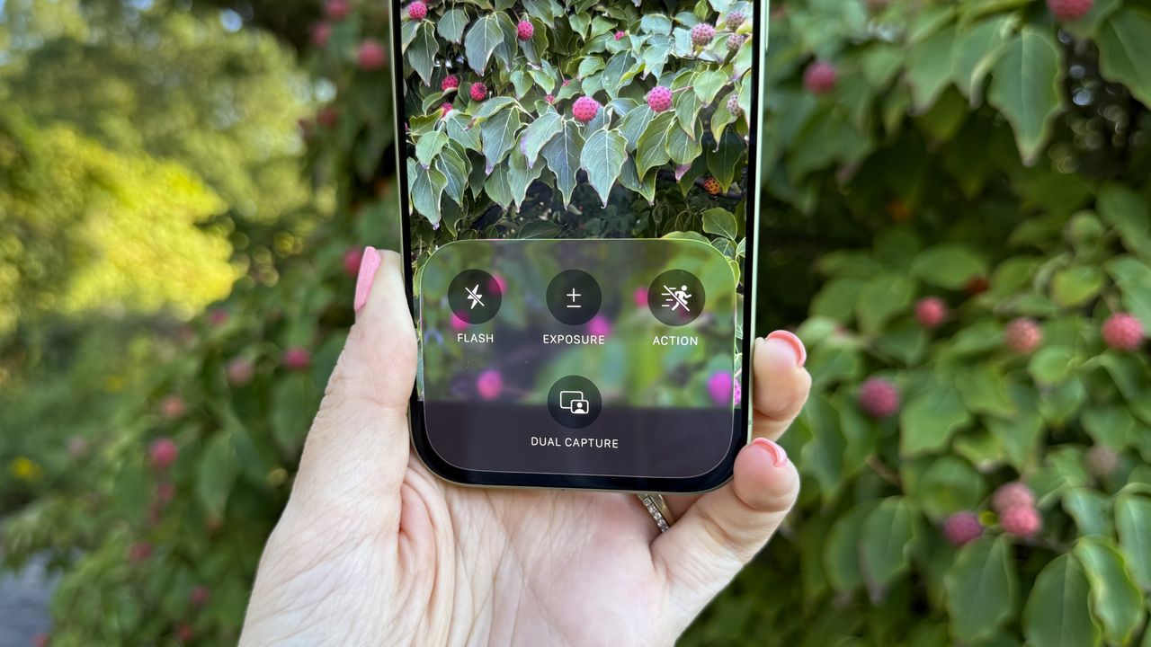 Apple iPhone 17 Review