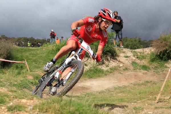 Lachlan Norris en route to second place.