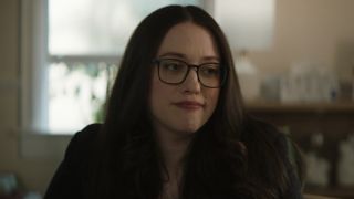 Kat Dennings as Darcy Lewis talking to Natalie Portman in Thor: Love and Thunder