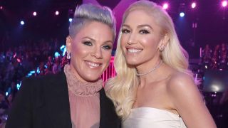 Pink and Gwen Stefani hang out at the People's Choice Awards.