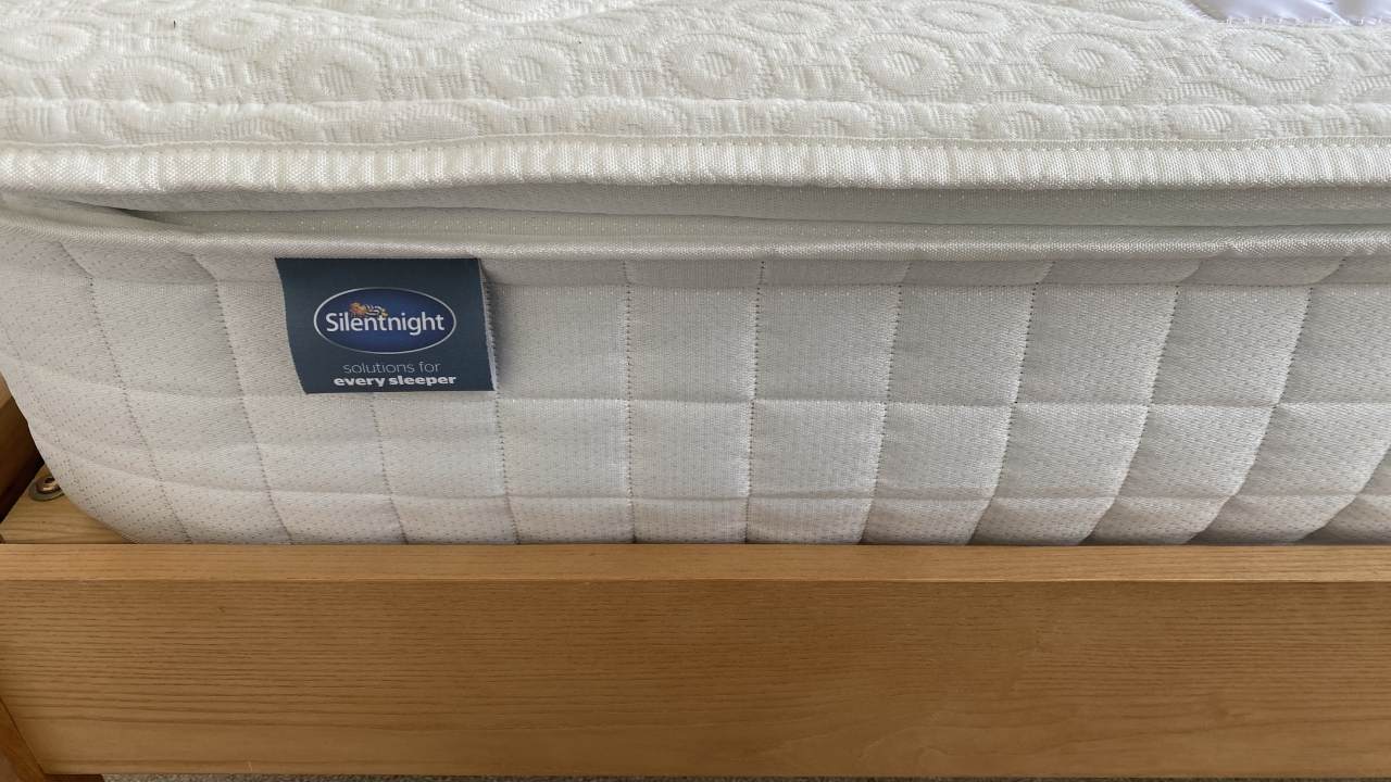 Silentnight Newbury 1000 Pocket Eco Pillow Top Mattress