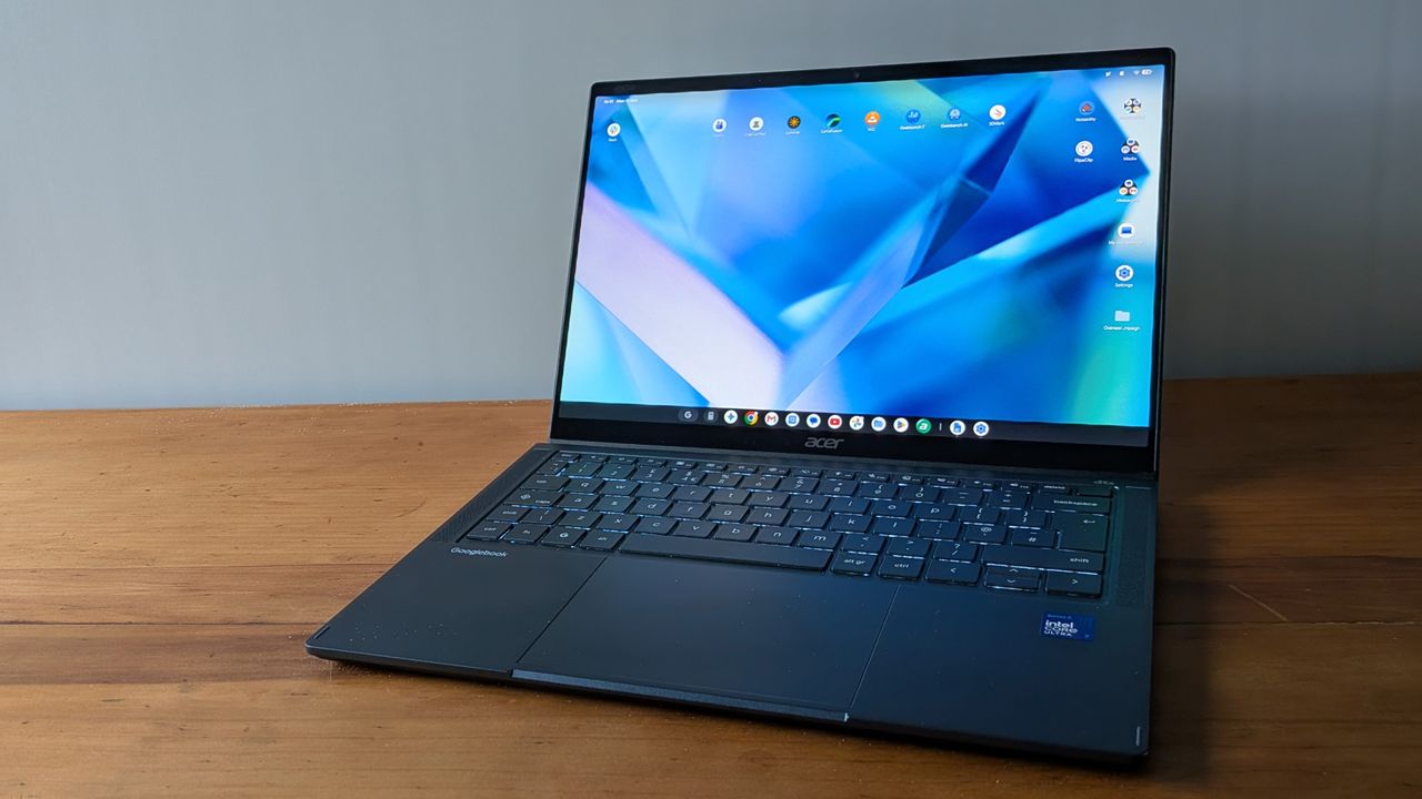 The Acer Googlebook 14 on a desk