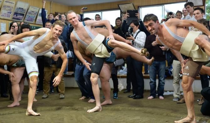 Rui Costa, Chris Froome and Christophe Riblon demonstrate their Sumo poses.