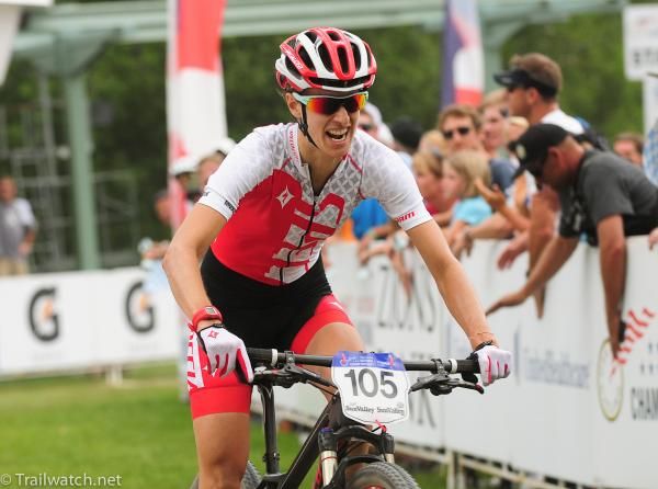 Vicki Barclay (Stans NoTubes) riding her own pace