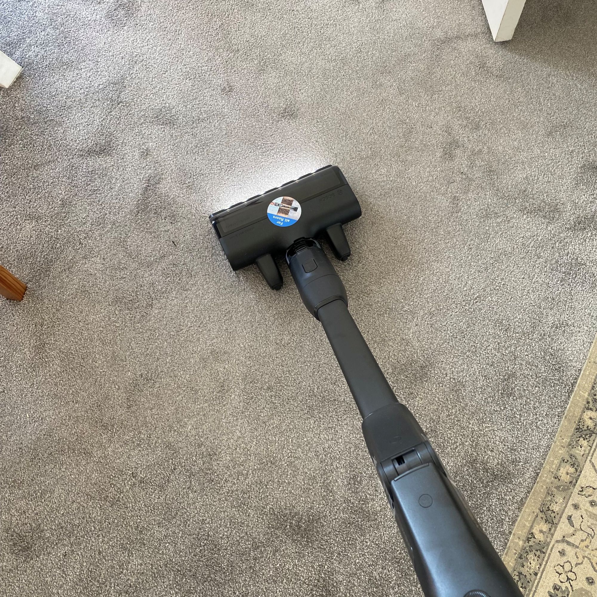 Bosch Unlimited 10 ProPower vacuuming carpet