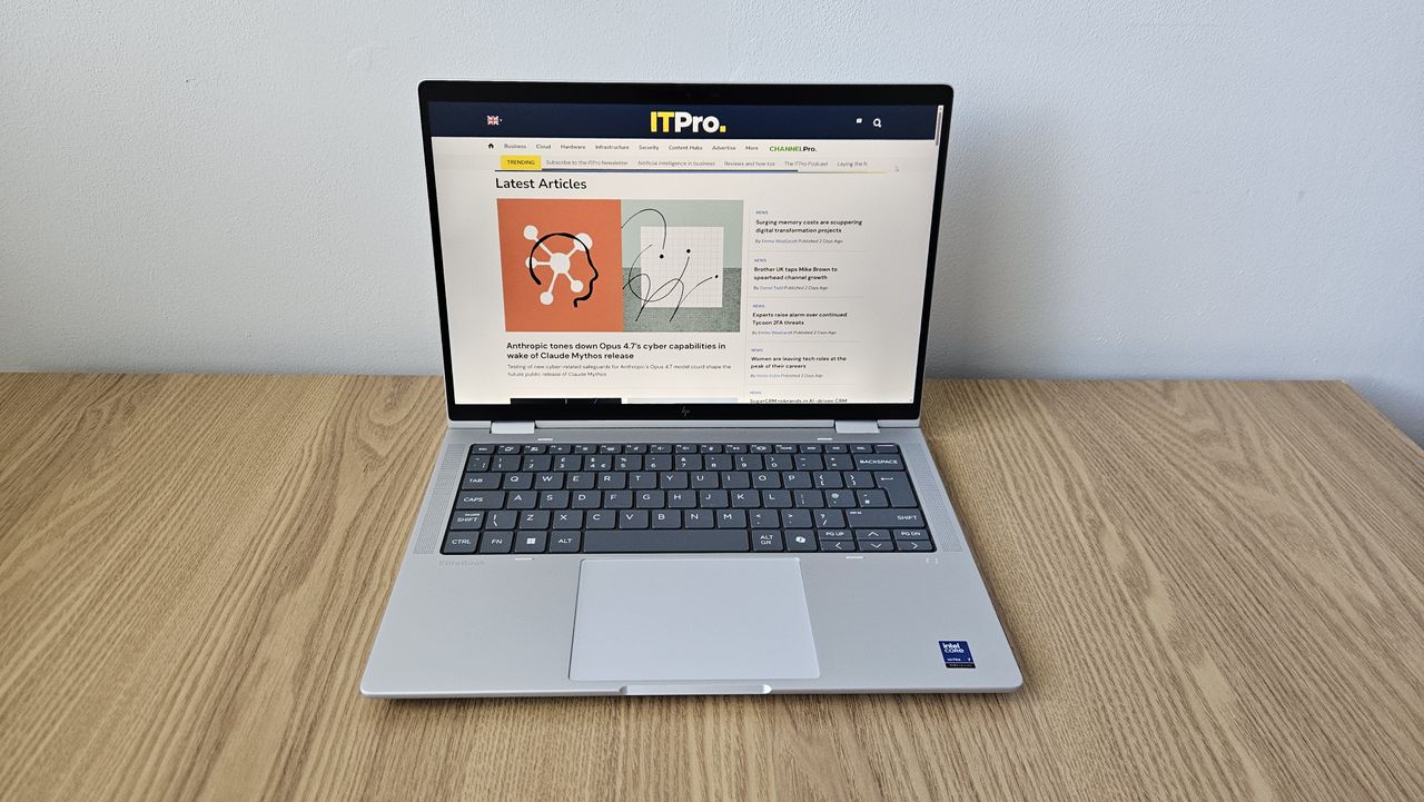 The HP ZBook XG1i on a desk
