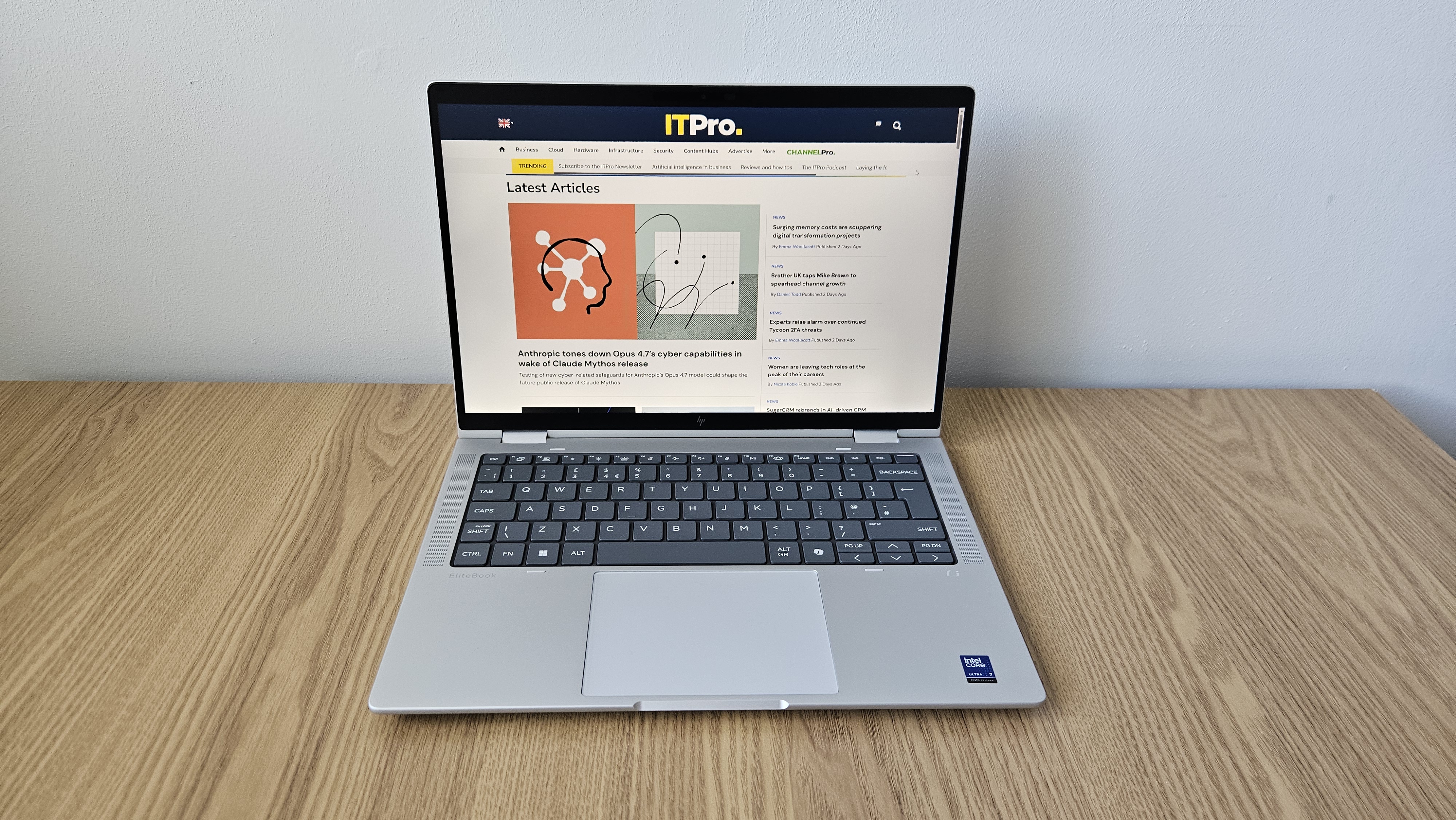 The HP ZBook XG1i on a desk