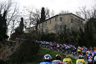 Tirreno-Adriatico stage 5 LIVE - Break of eight clear on 'Muri' stage in the Marche region