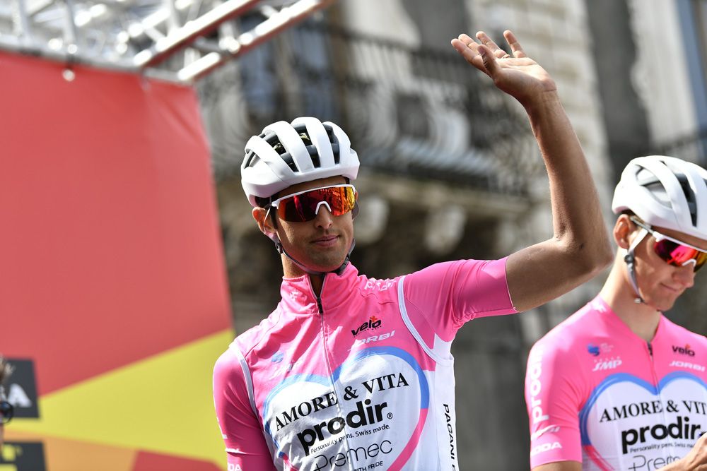 The Amore e Vita-Prodir team is riding the Giro di Sicilia