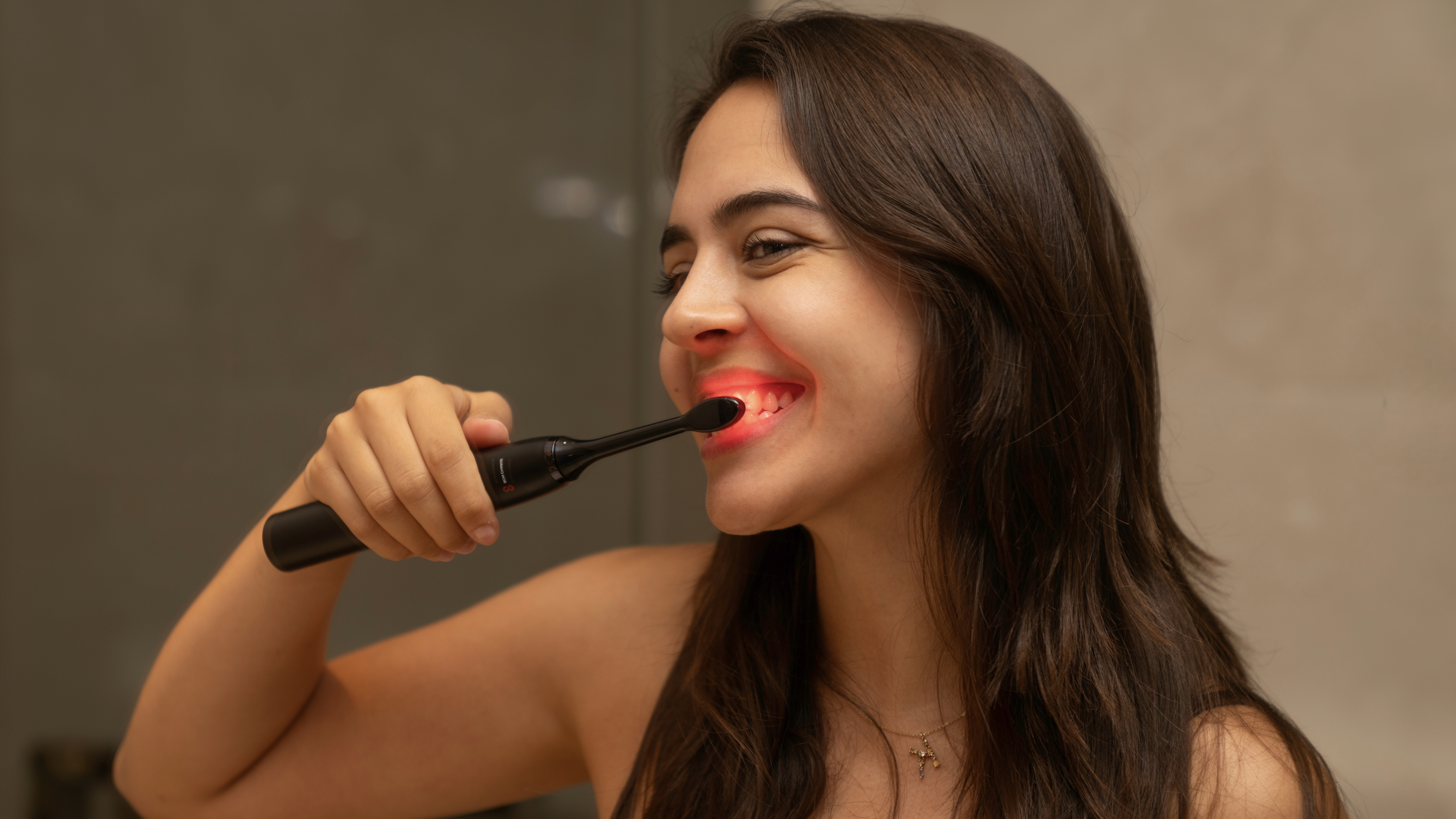 BON CHARGE Red Light Toothbrush