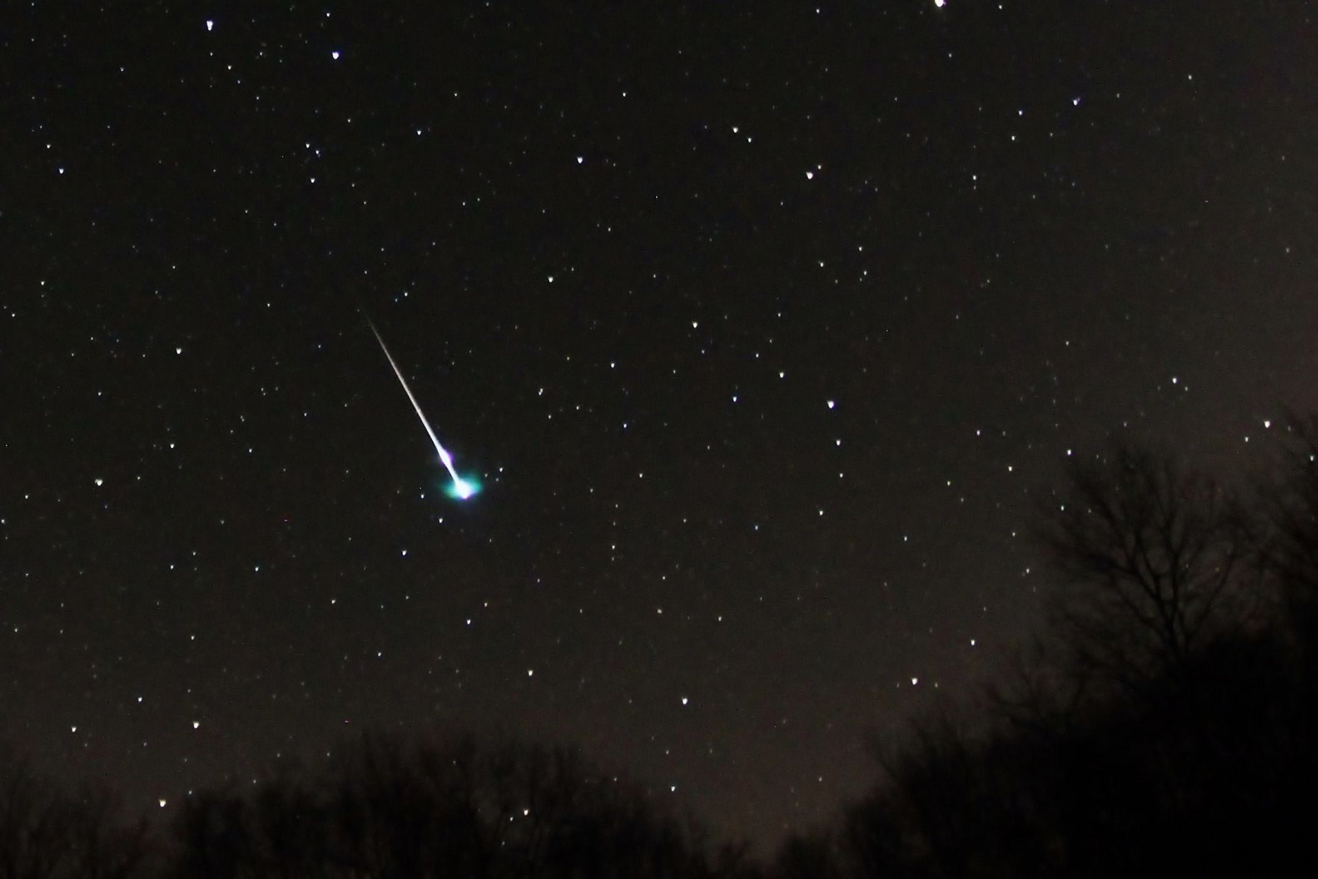 Quadrantid meteor shower 2024 The year's 1st meteor shower blazes over