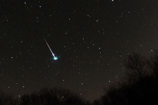 这张照片是 Brian Emfinger 于 2012 年 1 月 2 日在阿肯色州奥扎克拍摄的。 他说：辐射点非常非常接近象限仪座流星雨，但我不能100%确定它确实是象限仪座流星雨。