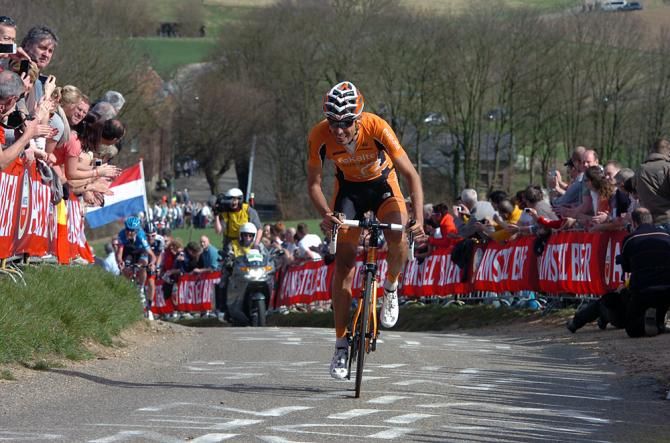 Mikel Astarloza (Euskaltel-Euskadi) away with one to go