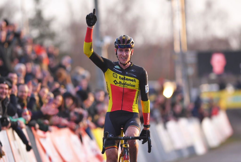 ZONHOVEN BELGIUM DECEMBER 08 Arrival Toon Aerts of Belgium and Team Telenet Baloise Lions Celebration during the 24th Superprestige Zonhoven 2019 superprestige zonhoven TelenetSuperprestige on December 08 2019 in Zonhoven Belgium Photo by Luc ClaessenGetty Images
