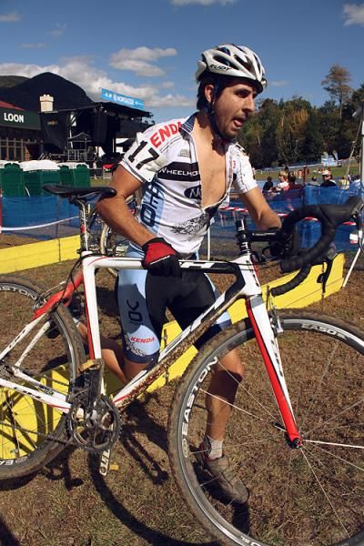 Jeremy Durrin (Wheelhouse / NCC) runs the barriers.