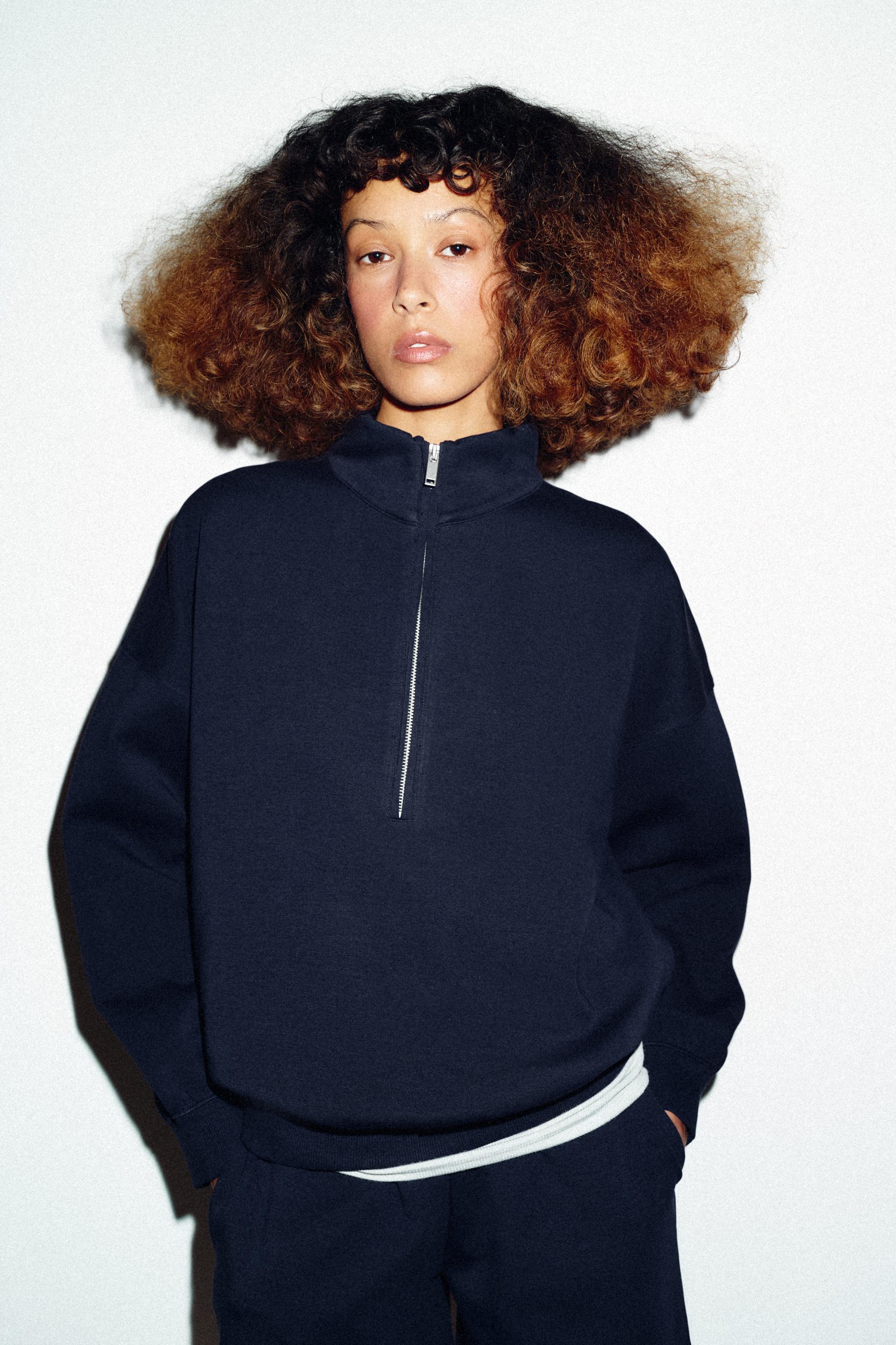oversized zip-up sweatshirt