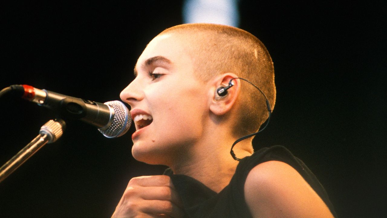 Sinéad O&#039;Connor performing