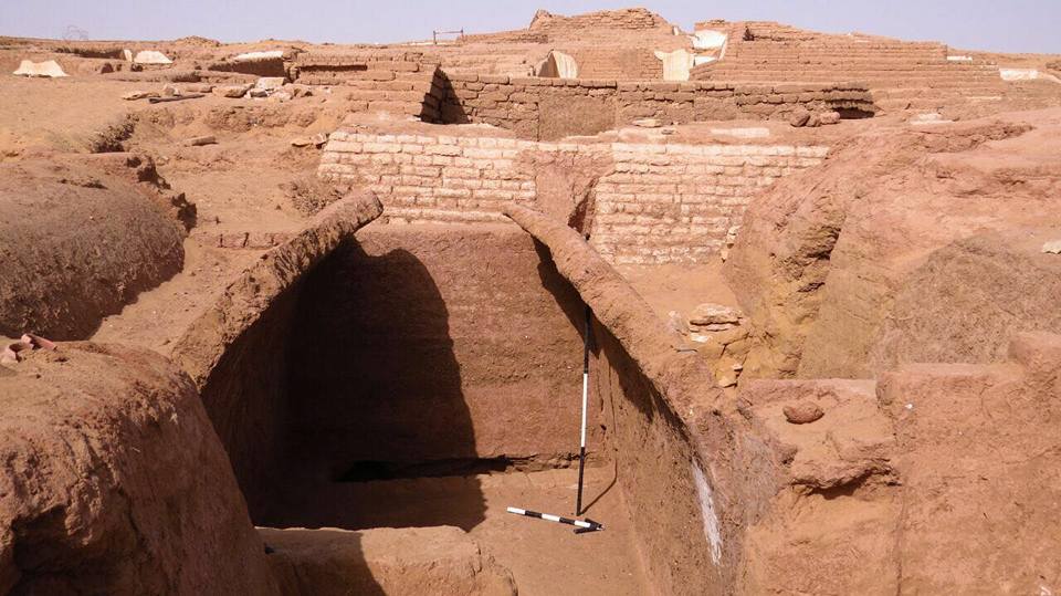 Photos 2,000YearOld Tombs Found in Egyptian Oasis Live Science