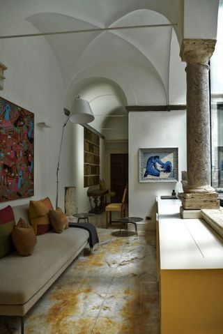 Homely interior at Palazzo Delle Pietre hotel