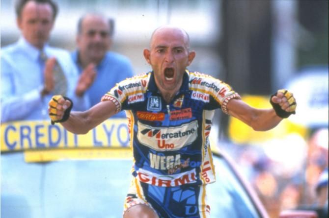 Victory for Marco Pantani (Mercatone Uno) atop Alpe d'Huez at the '97 Tour