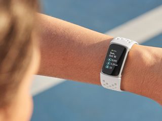 Fitbit Charge 5 Lifestyle