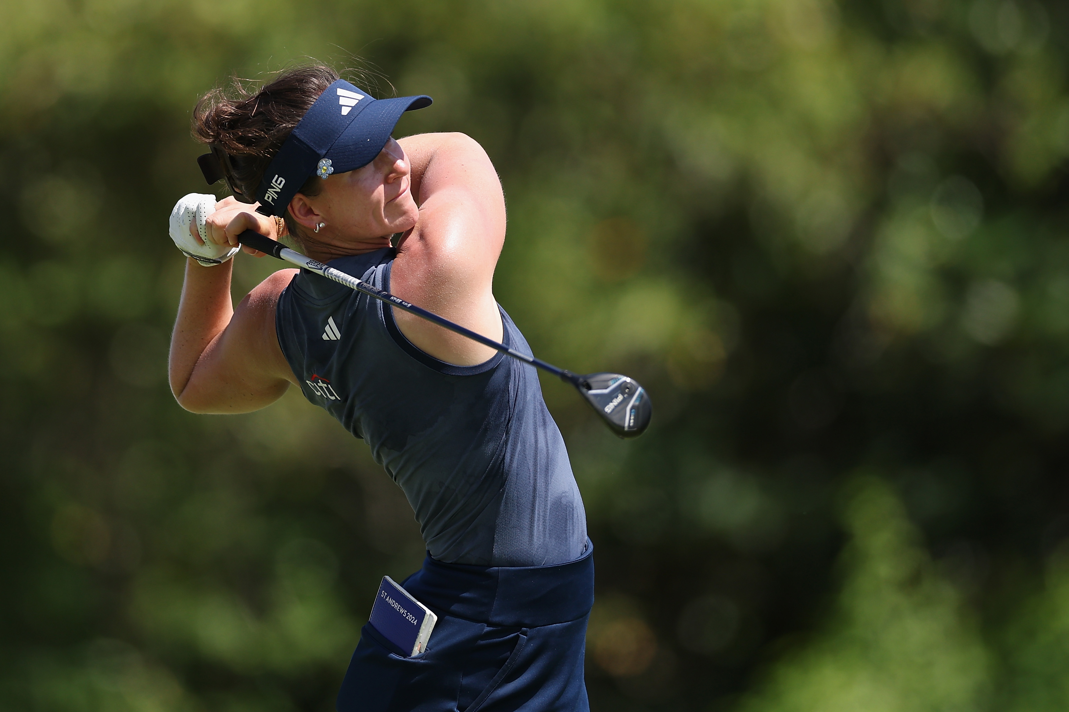 Linn Grant hits a hybrid