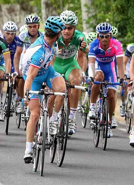 Boonen and Voelker having words en route to the finish.