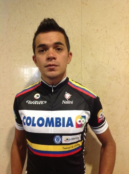 Fabio Duarte shows off the new 2013 Team Colombia jersey