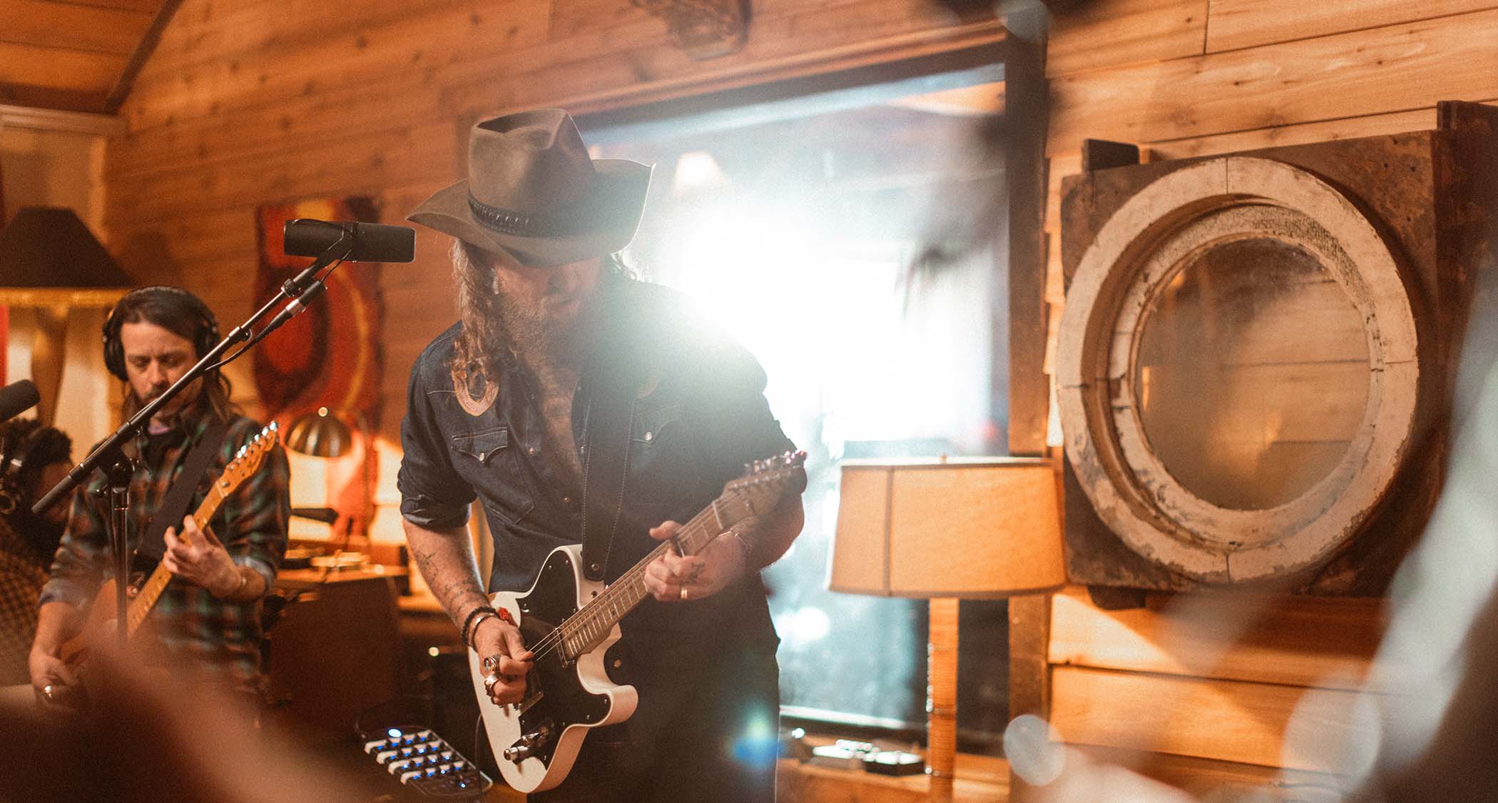 The Fender John Osborne Telecaster comes factory modded with a B-Bender and has an extended black pickguard on a Road Worn Olympic White body.