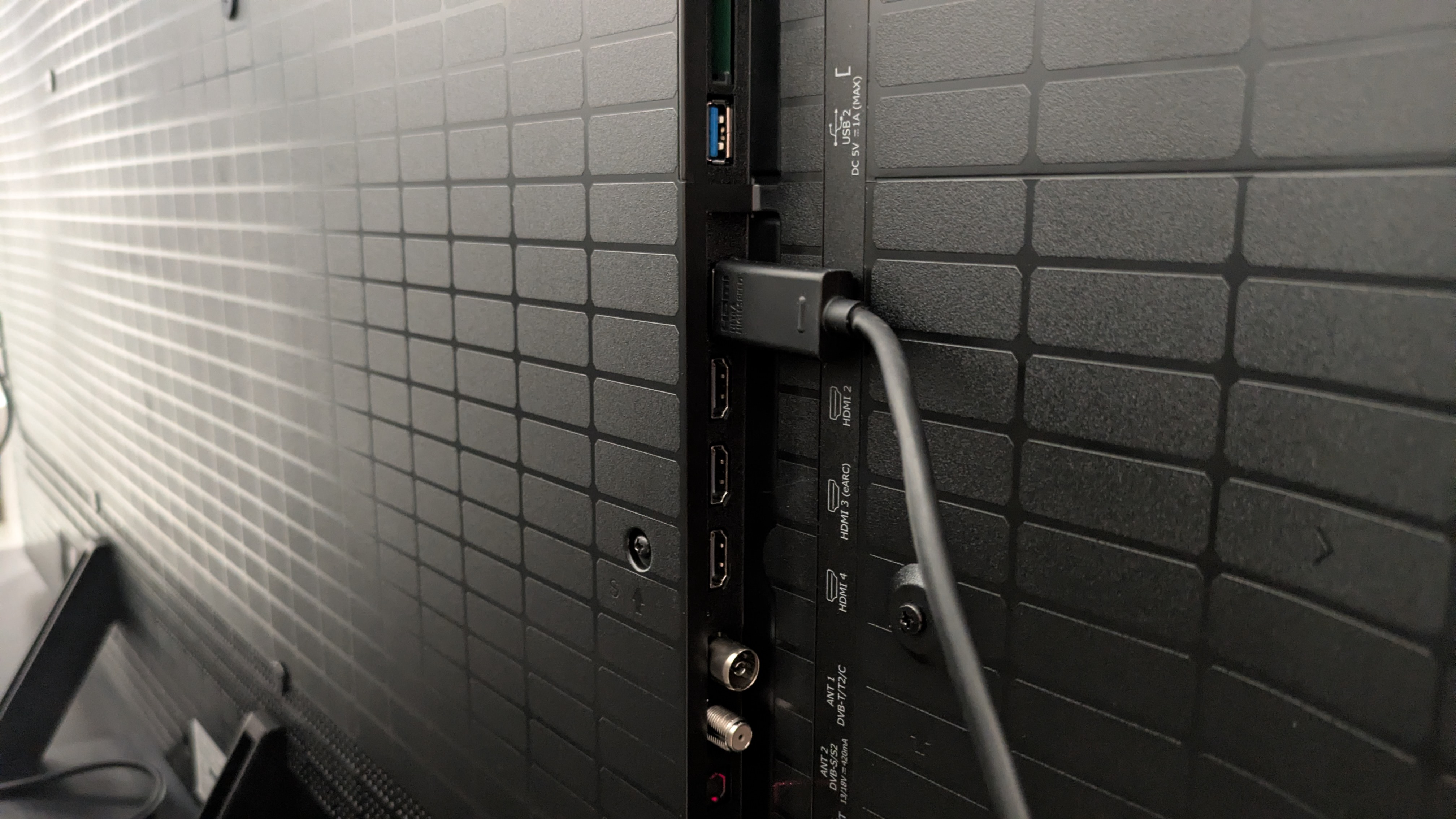 Hisense UR8 ports with HDMI cable connected