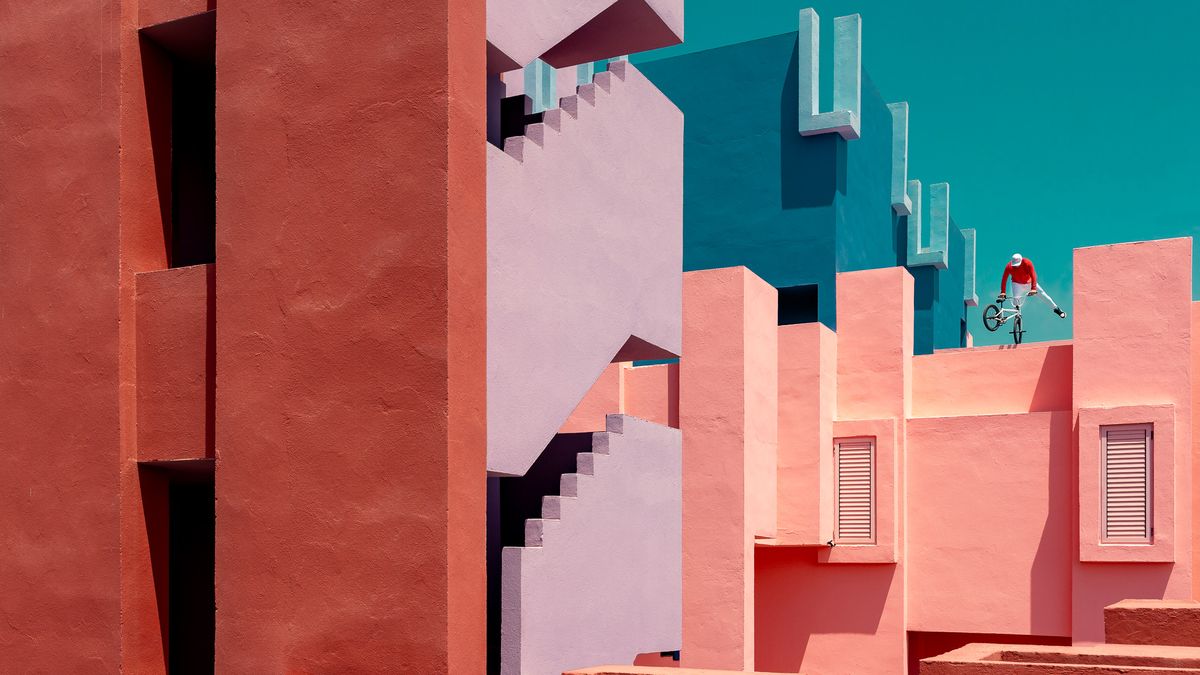 Senad Grosic riding in La Muralla Roja, Calpe, Spain