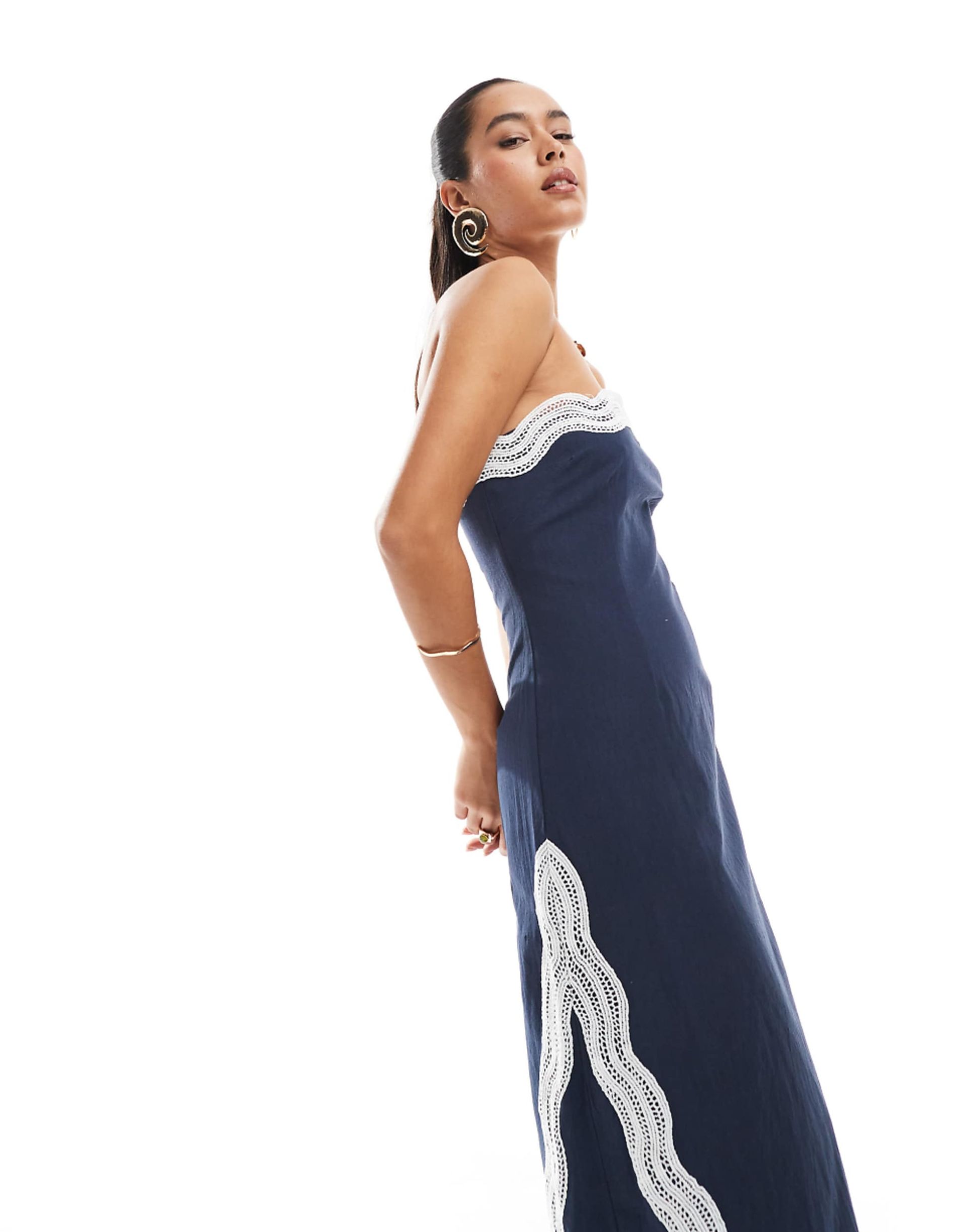 4th & Reckless Linen Look Contrast Scallop Detail Bandeau Maxi Dress in Blue