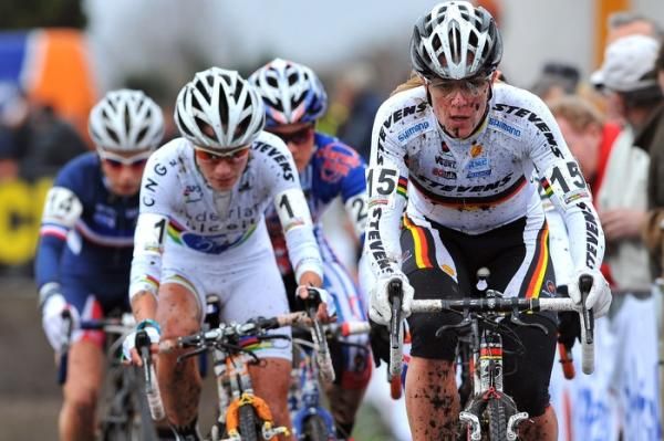 Hanka Kupfernagel and Marianne Vos in action.