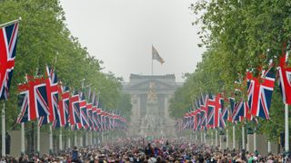 Crowds for William and Kate's royal wedding