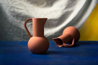 Rijksmuseum Vermeer exhibition inspires special edition terracotta jugs by Raawii, from €75
