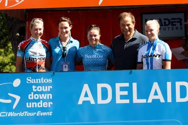 The podium, Grace Sulzberger (Jayco-AIS), Kate Bates, Rebecca Werner (Specialized), David Knox (Santos) and Skye-Lee Armstrong (Giant)