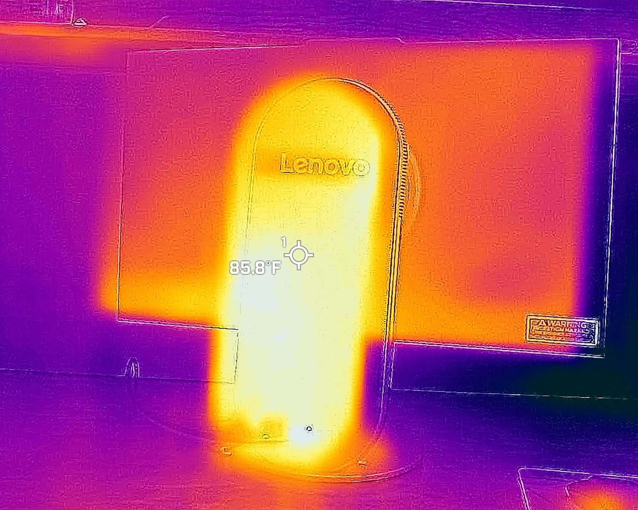 Images taken with a thermal camera focusing on the Lenovo Yoga AIO 27"'s stand