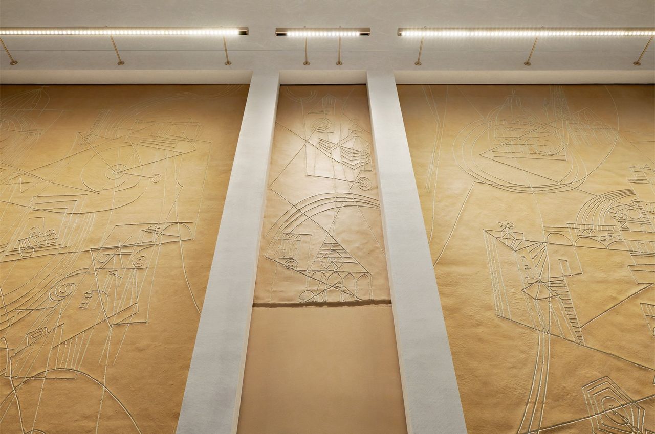 Apple Via Del Corso Opens In Rome Interior Wall