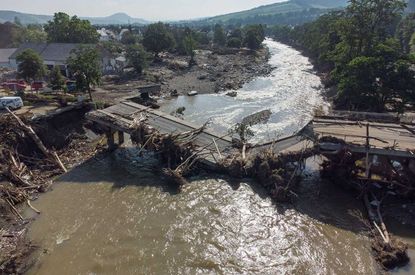 europe-floods-ahrweiler-july-2021-alamy-920x609-1.jpeg