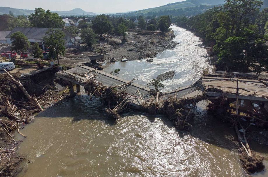 europe-floods-ahrweiler-july-2021-alamy-920x609-1.jpeg