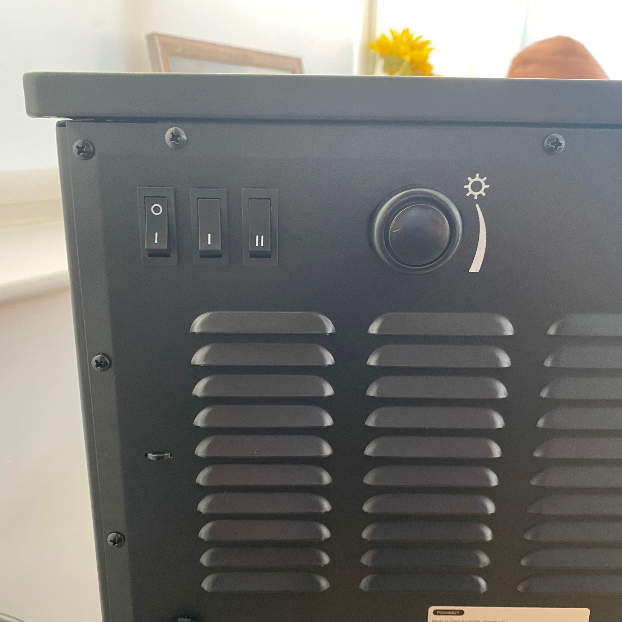 The controls on the back of the VonHaus Electric Stove &amp;amp; Log Store