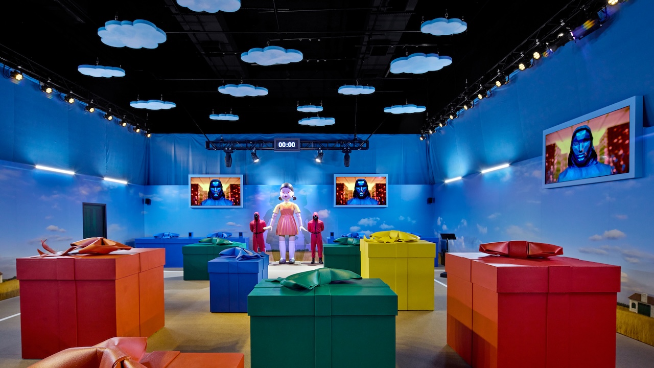 NETFLIX ハウス ダラス - イカ ゲーム: 試練を生き延びろ。写真：ジャスティン・クレモンズ＆コピー; 2025 Netflix Attractions, LLC.