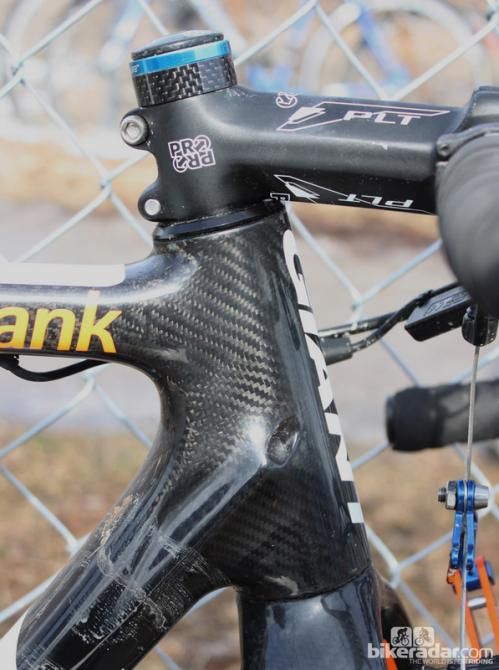 No spacers here: Vos' stem is slammed and flipped to the -6&deg; postion