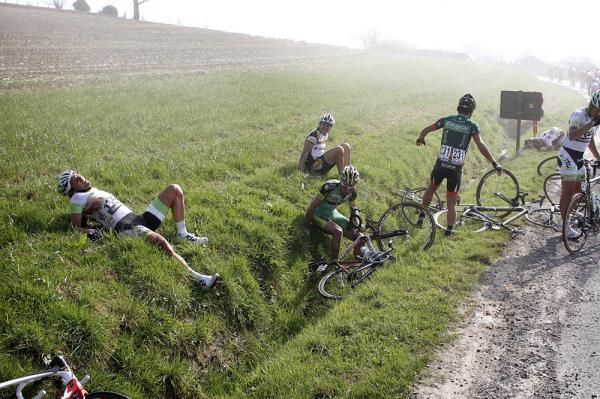 Riders pick themselves up from the ditch in the E3 Prijs Vlaanderen-Harelbeke