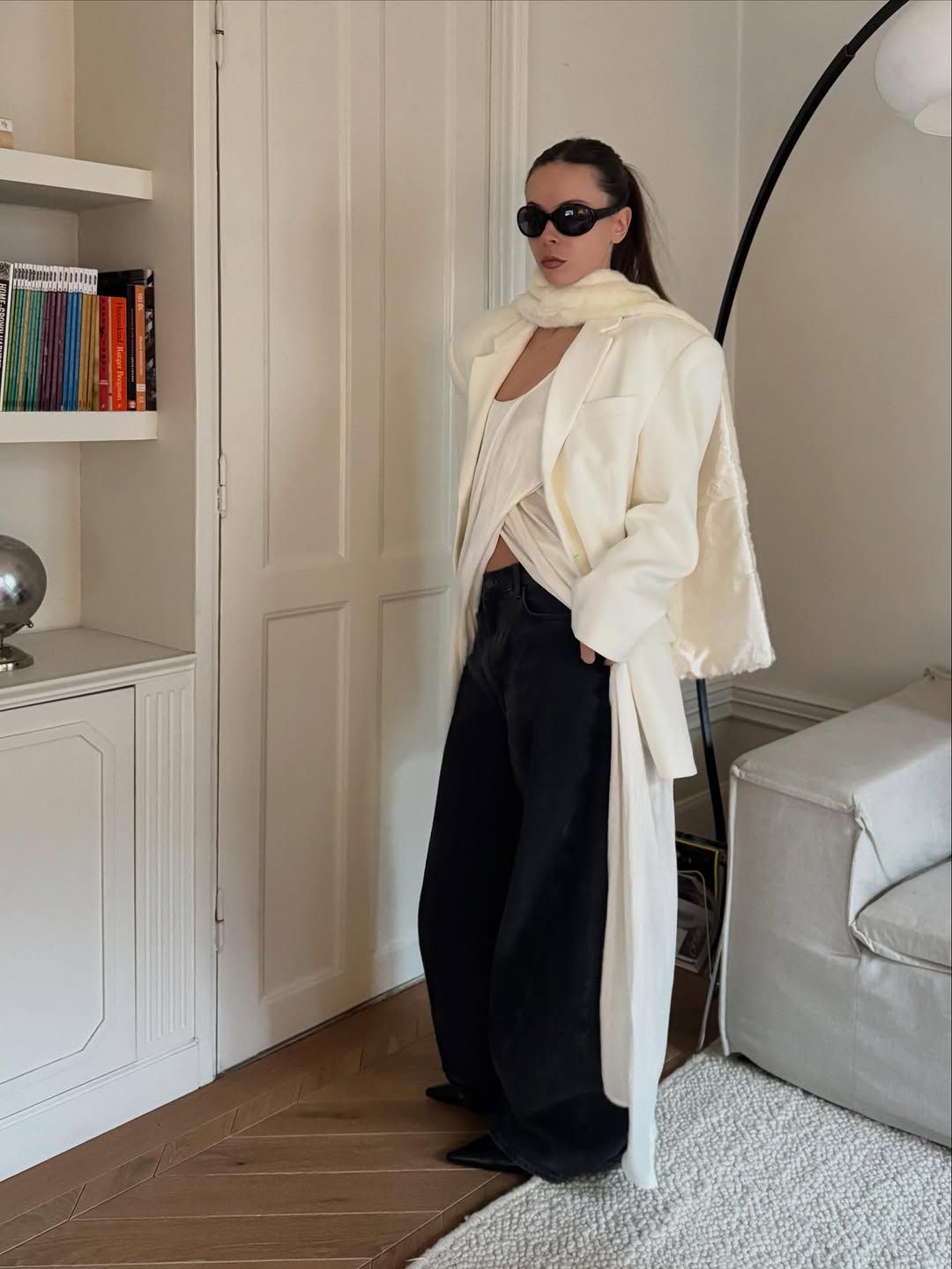 woman wearing non-outdated outfit in 2026
