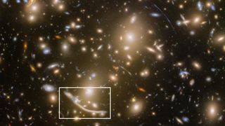 A wide-field shot of the Abell 370 galaxy cluster with the Dragon Arc galaxy highlighted