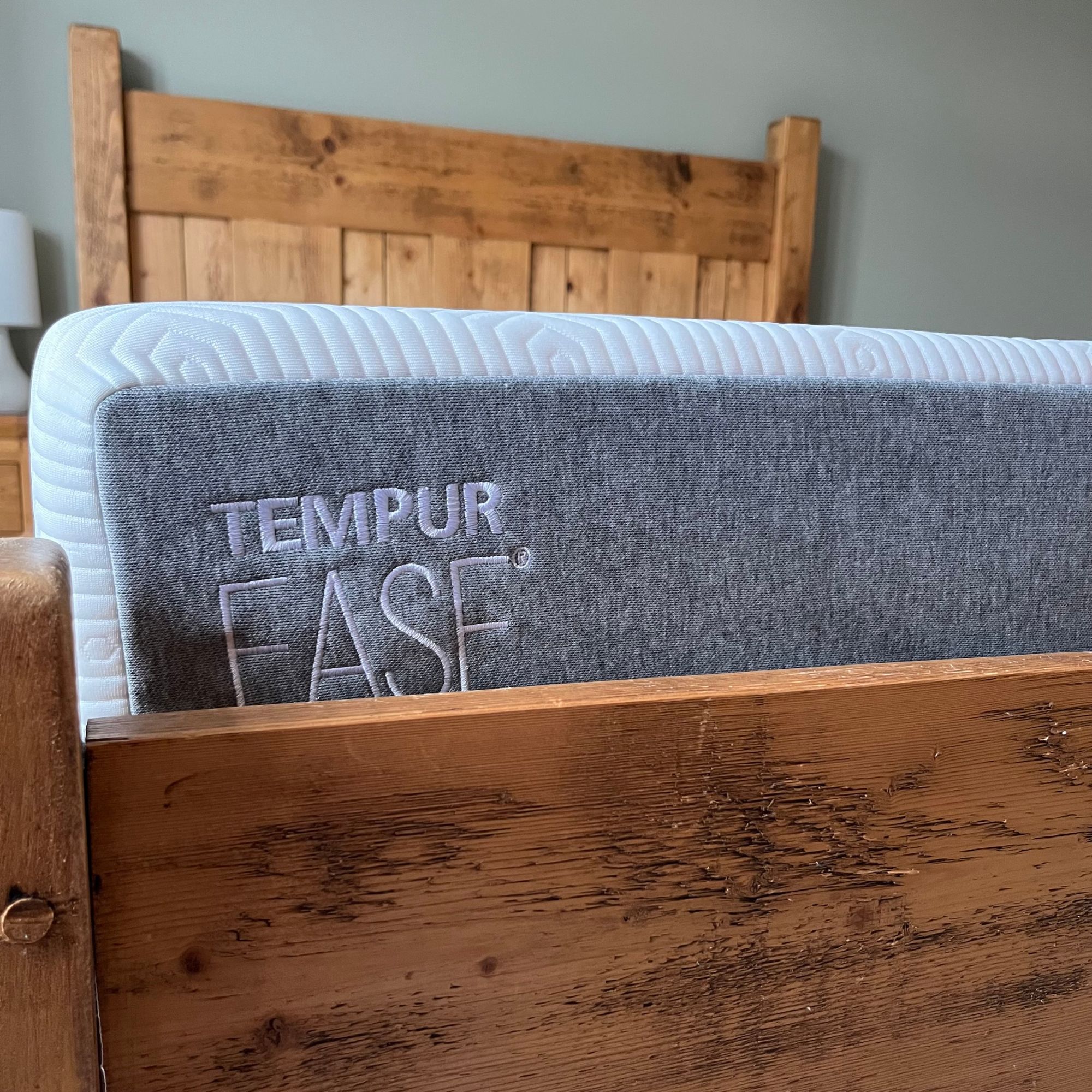 Tempur Ease 20cm close up on frame