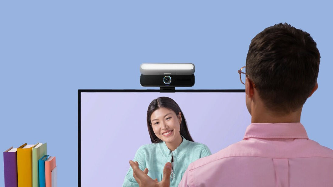 Anker's B600 Video Bar is an all-in-one video solution that integrations a webcam and a ring light.